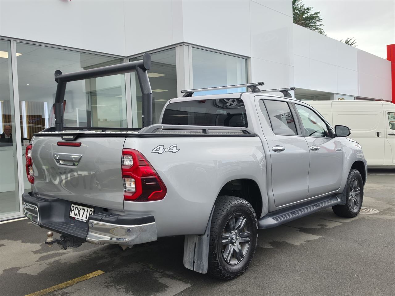 Vehicle image 3