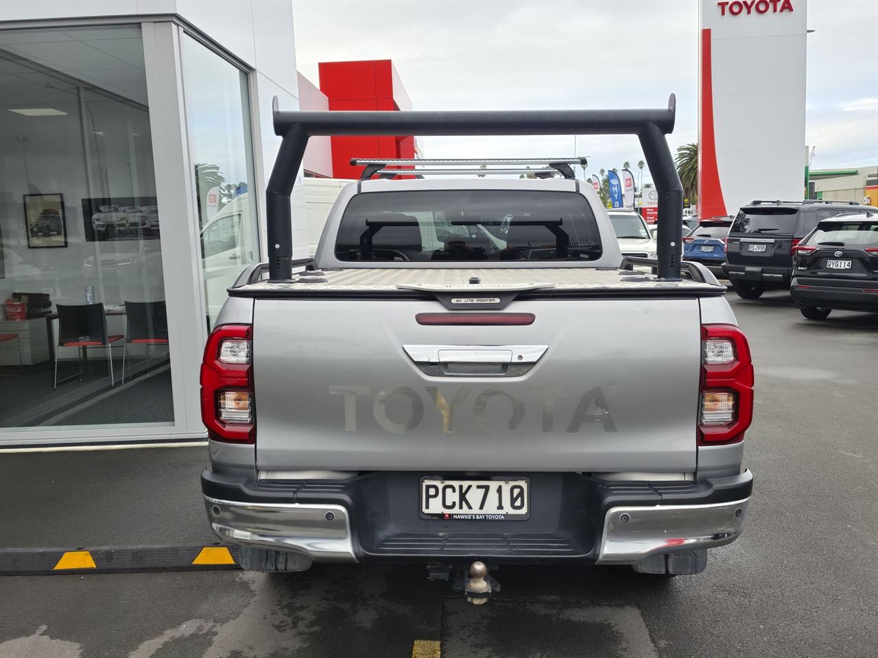 Vehicle image 4