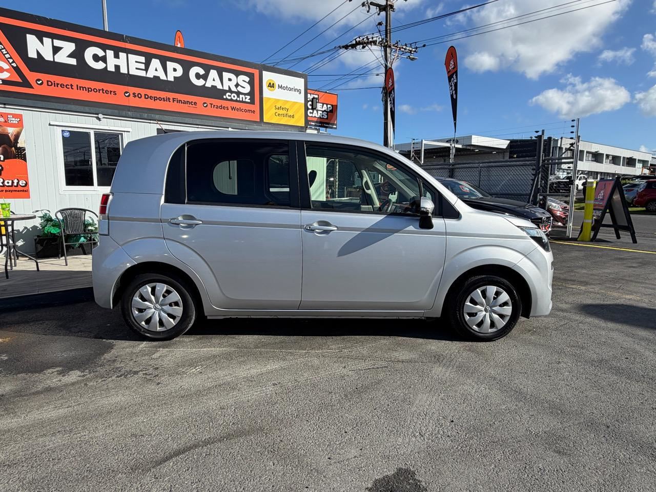 Vehicle image 5
