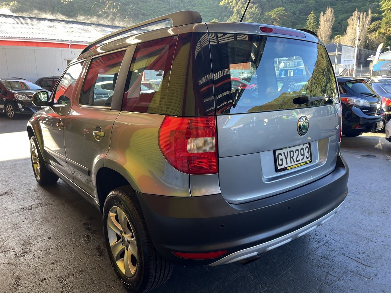 Vehicle image 4