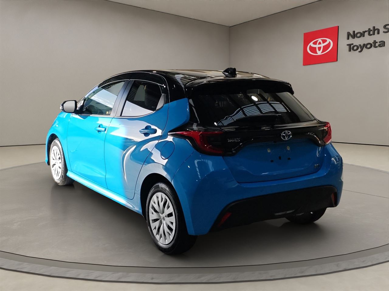 Vehicle image 5