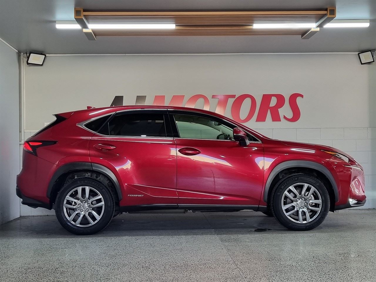 Vehicle image 5