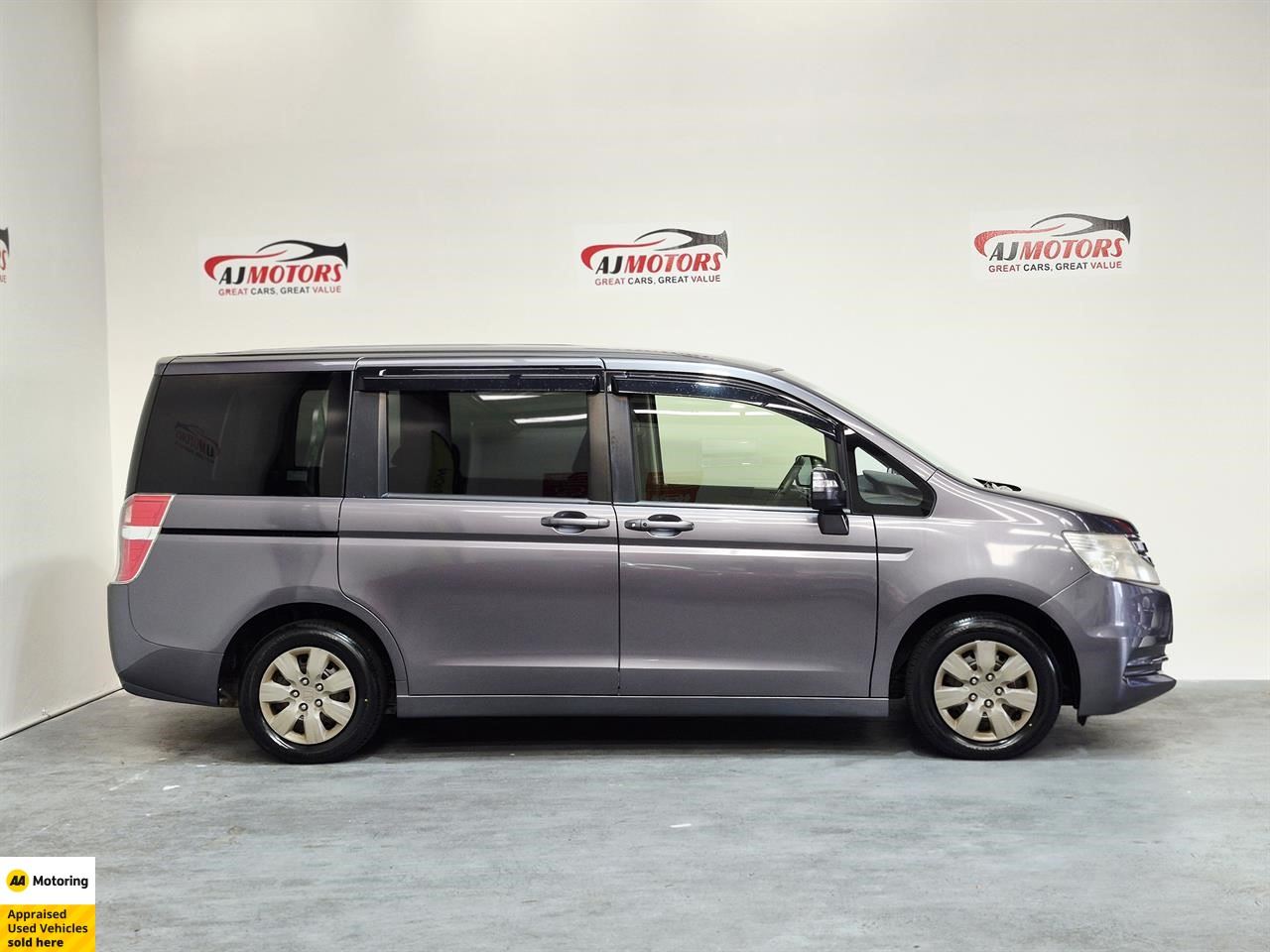Vehicle image 3