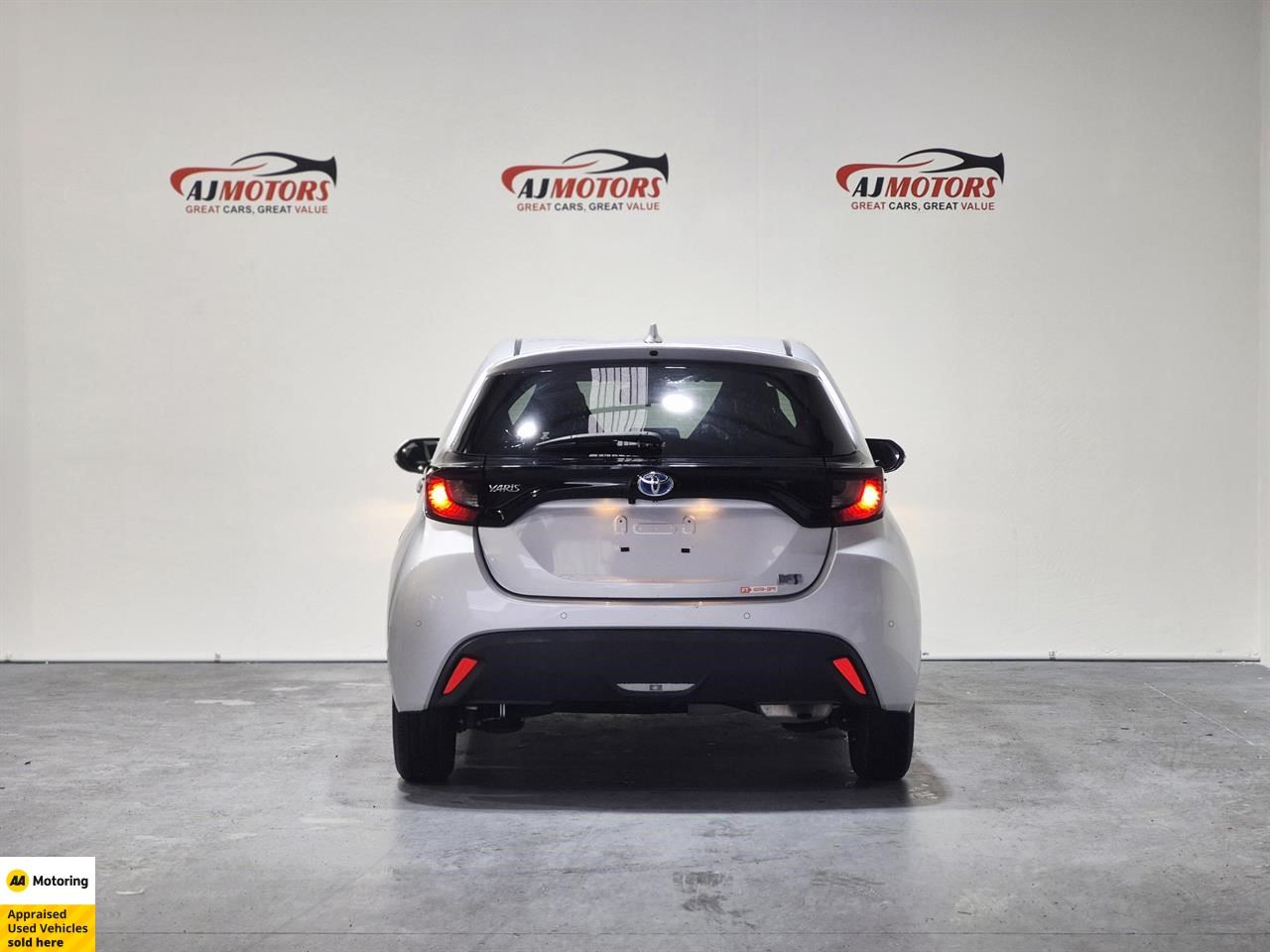 Vehicle image 5