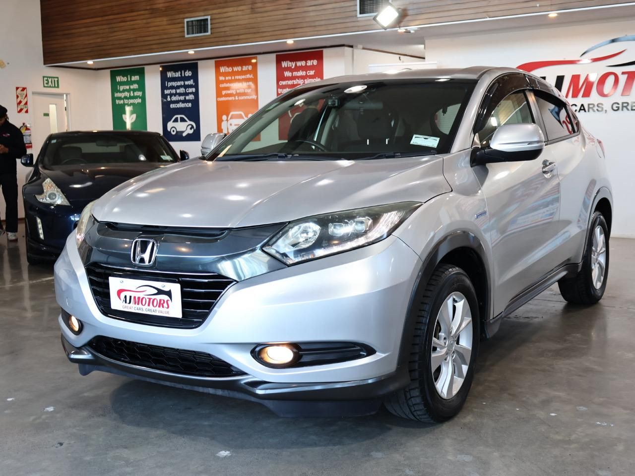 Vehicle image 3