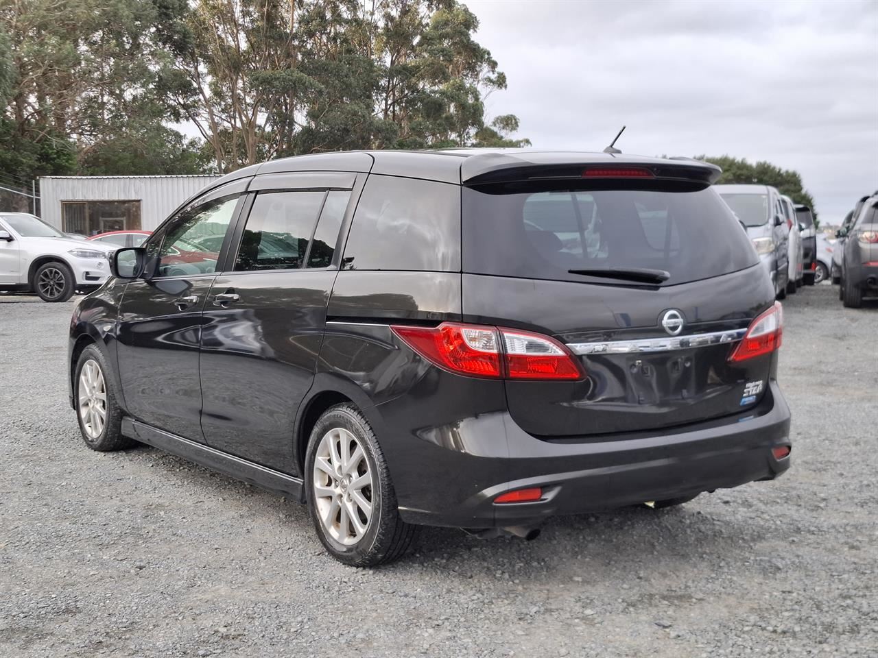 Vehicle image 5
