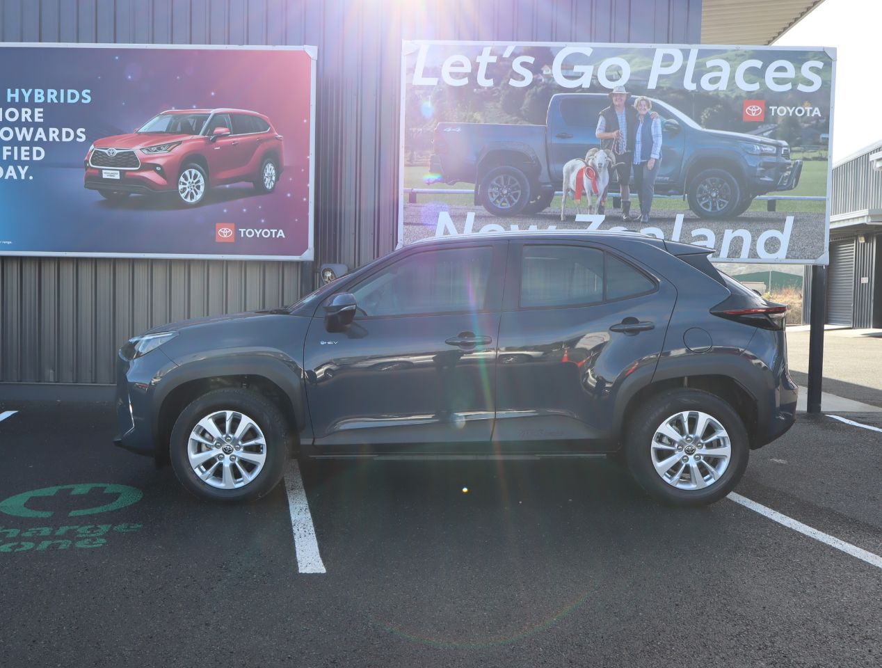 Vehicle image 4