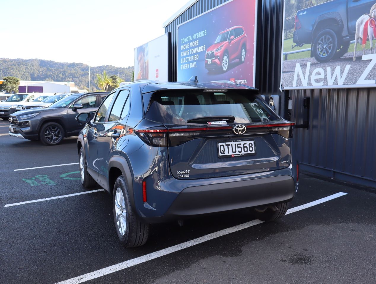 Vehicle image 5