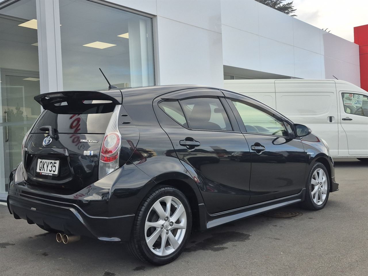 Vehicle image 3