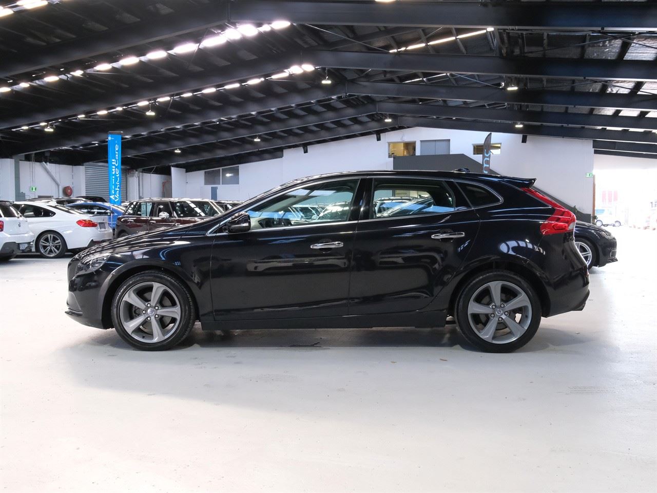 Vehicle image 5