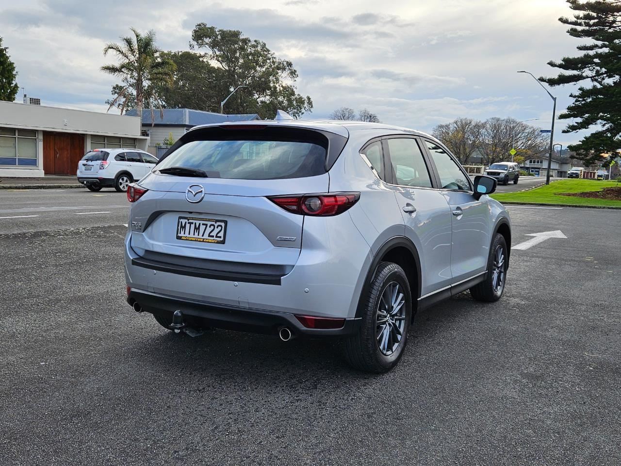 Vehicle image 5