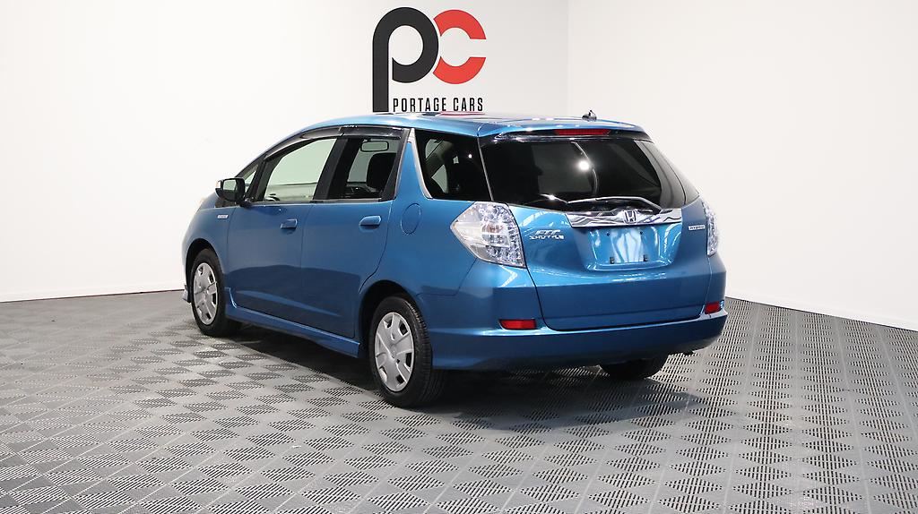 Vehicle image 5