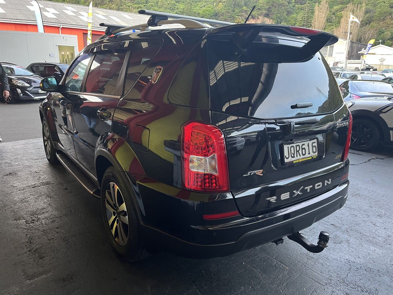 Vehicle image 4