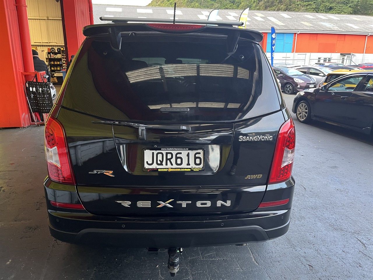 Vehicle image 5