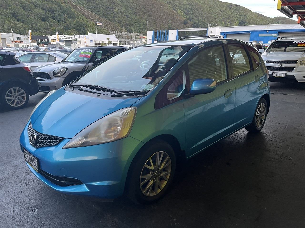 Vehicle image 3
