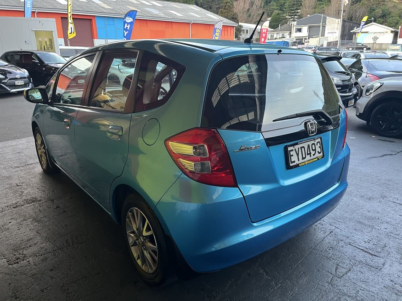 Vehicle image 4