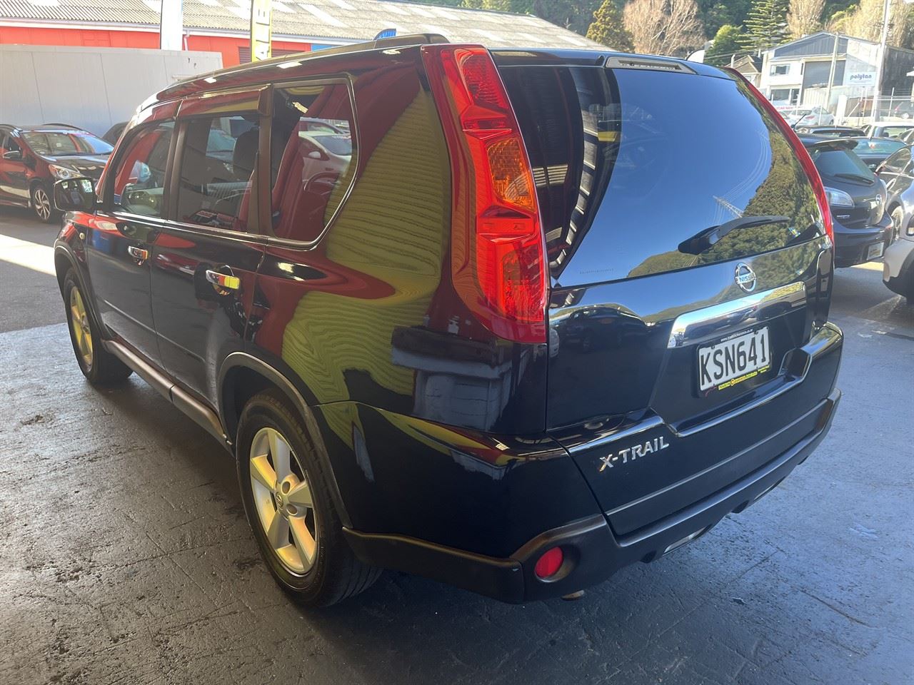 Vehicle image 4