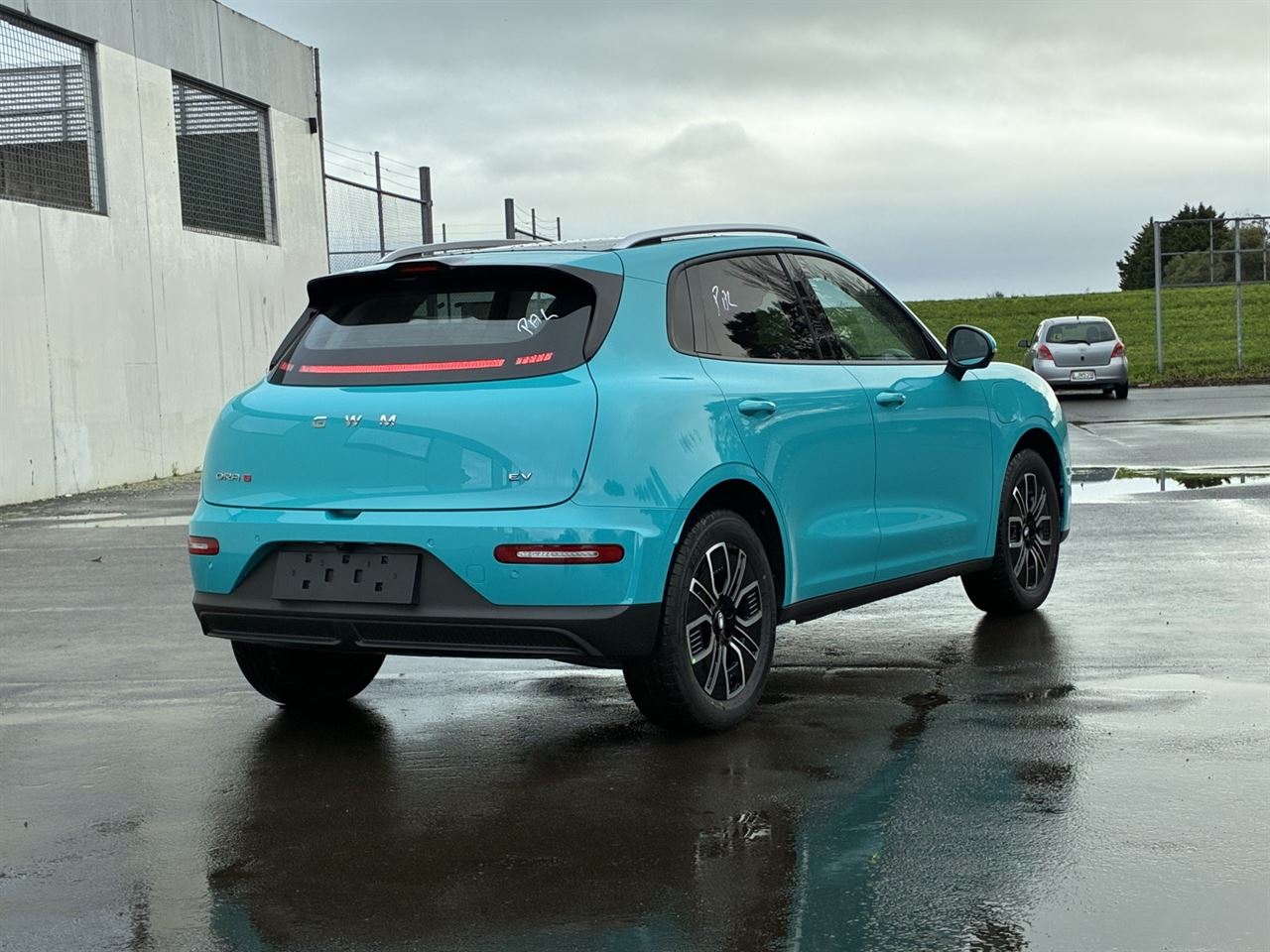 Vehicle image 3