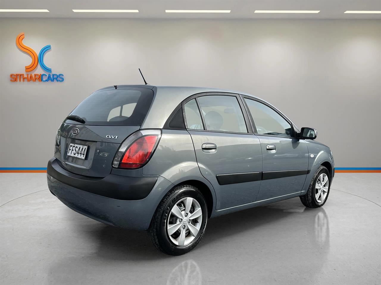 Vehicle image 4