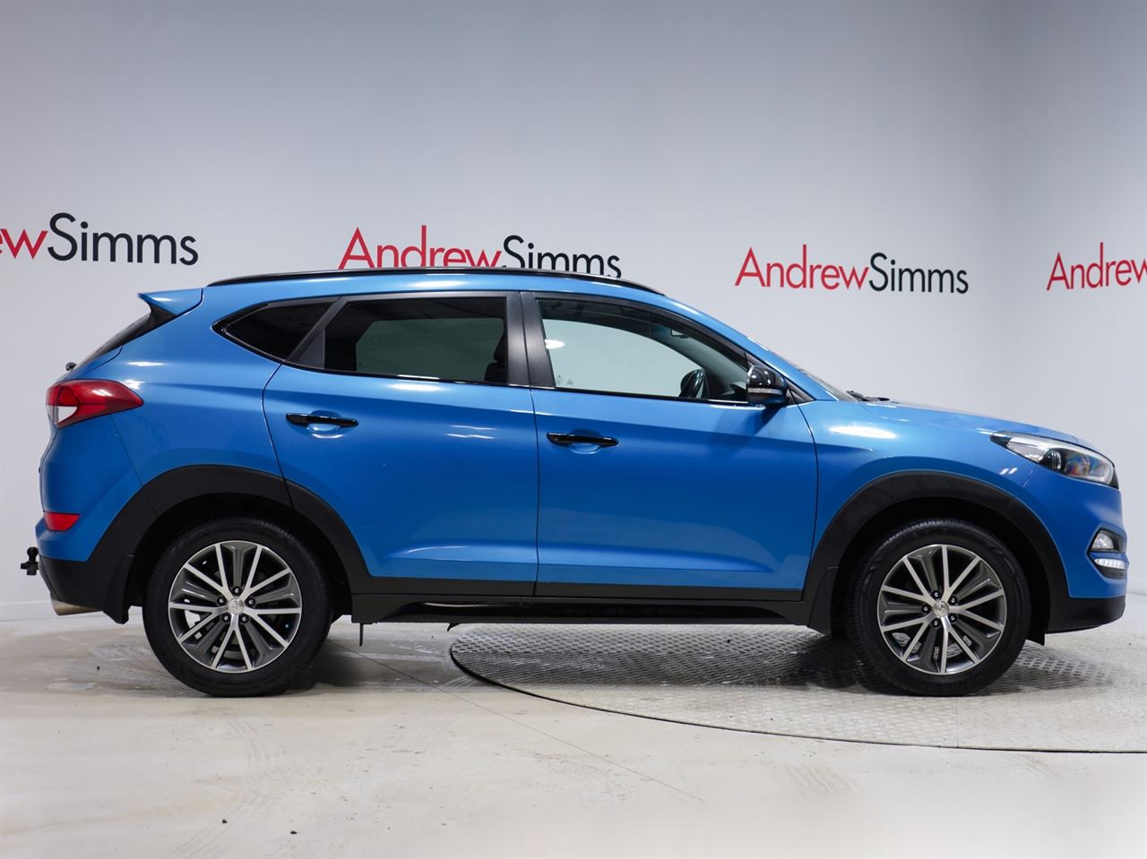 Vehicle image 3