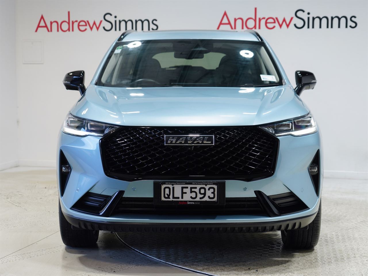 Vehicle image 4