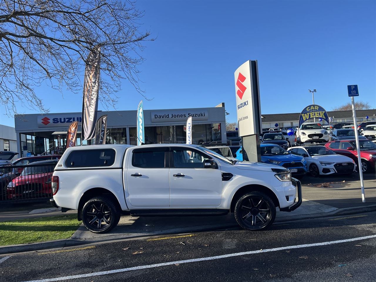 Vehicle image 4