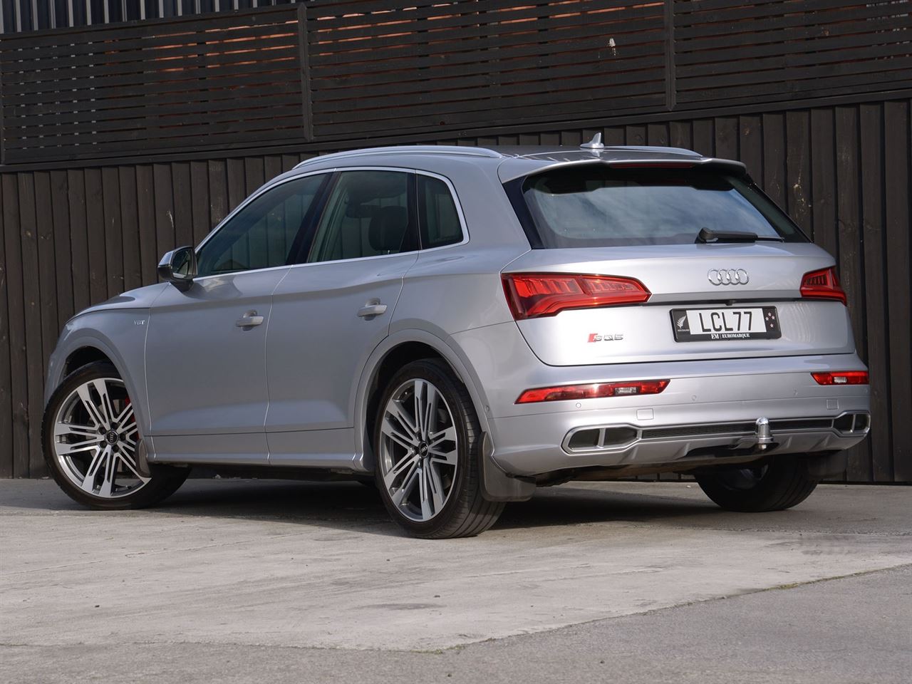 Vehicle image 4