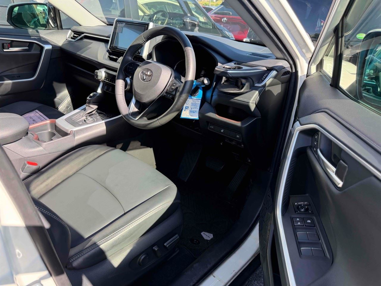 Vehicle image 4