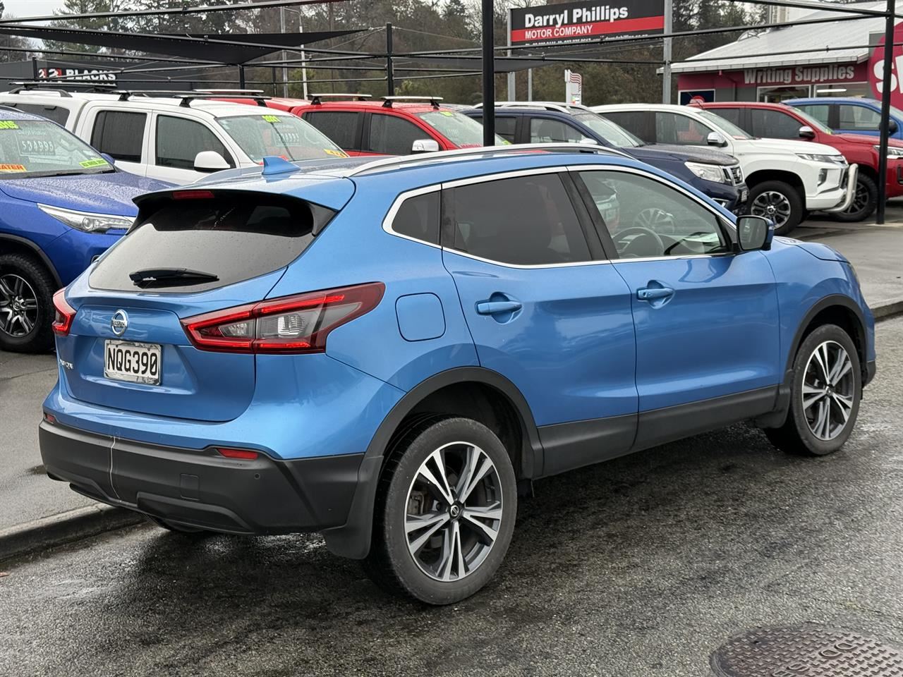 Vehicle image 5