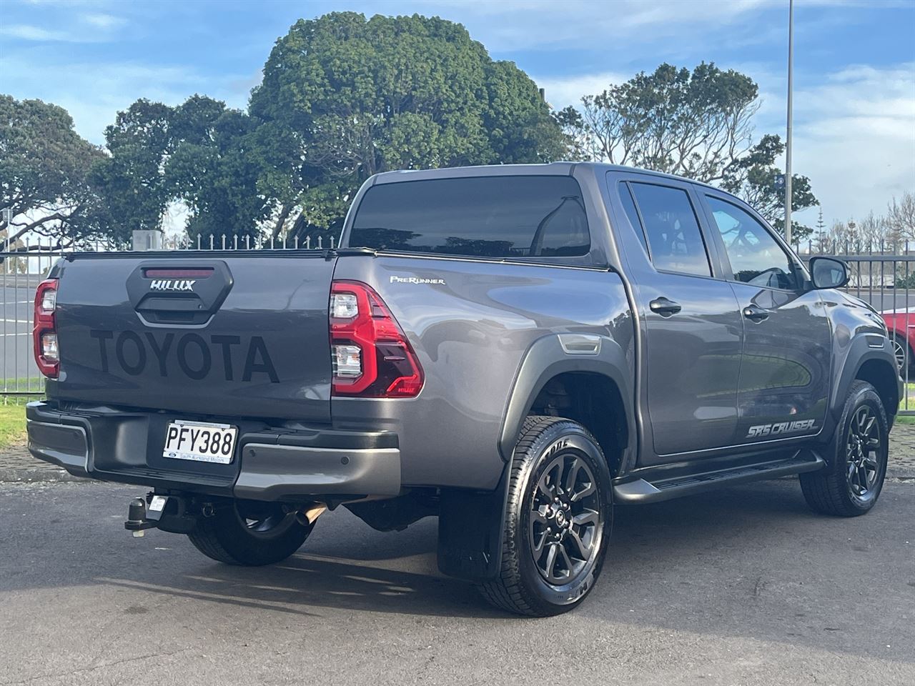 Vehicle image 5