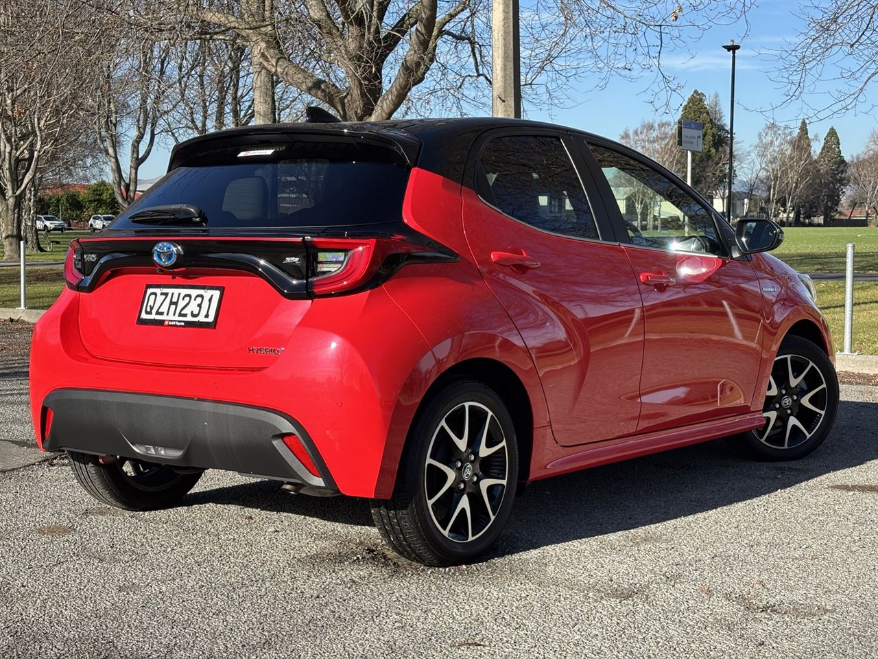 Vehicle image 5