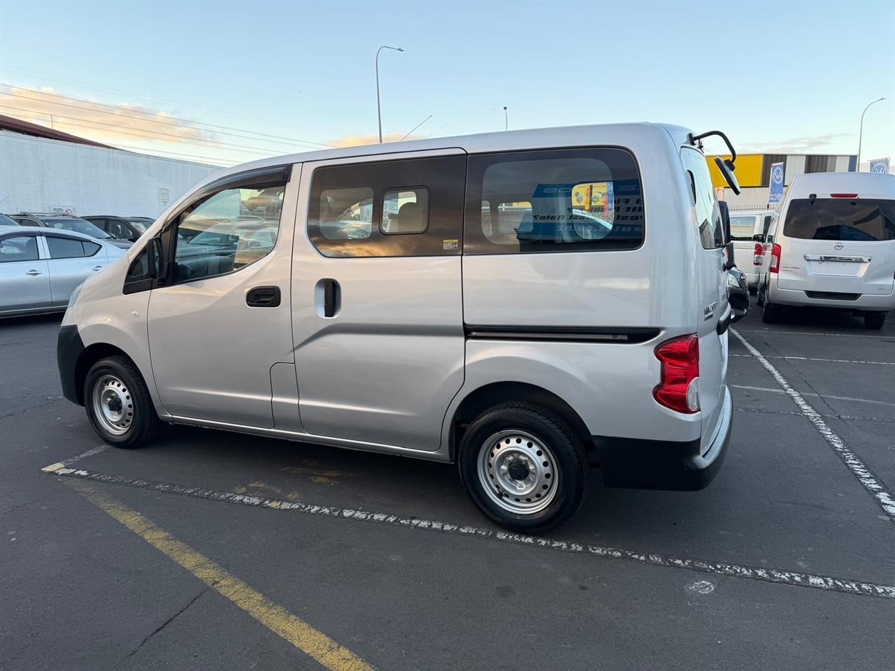 Vehicle image 4