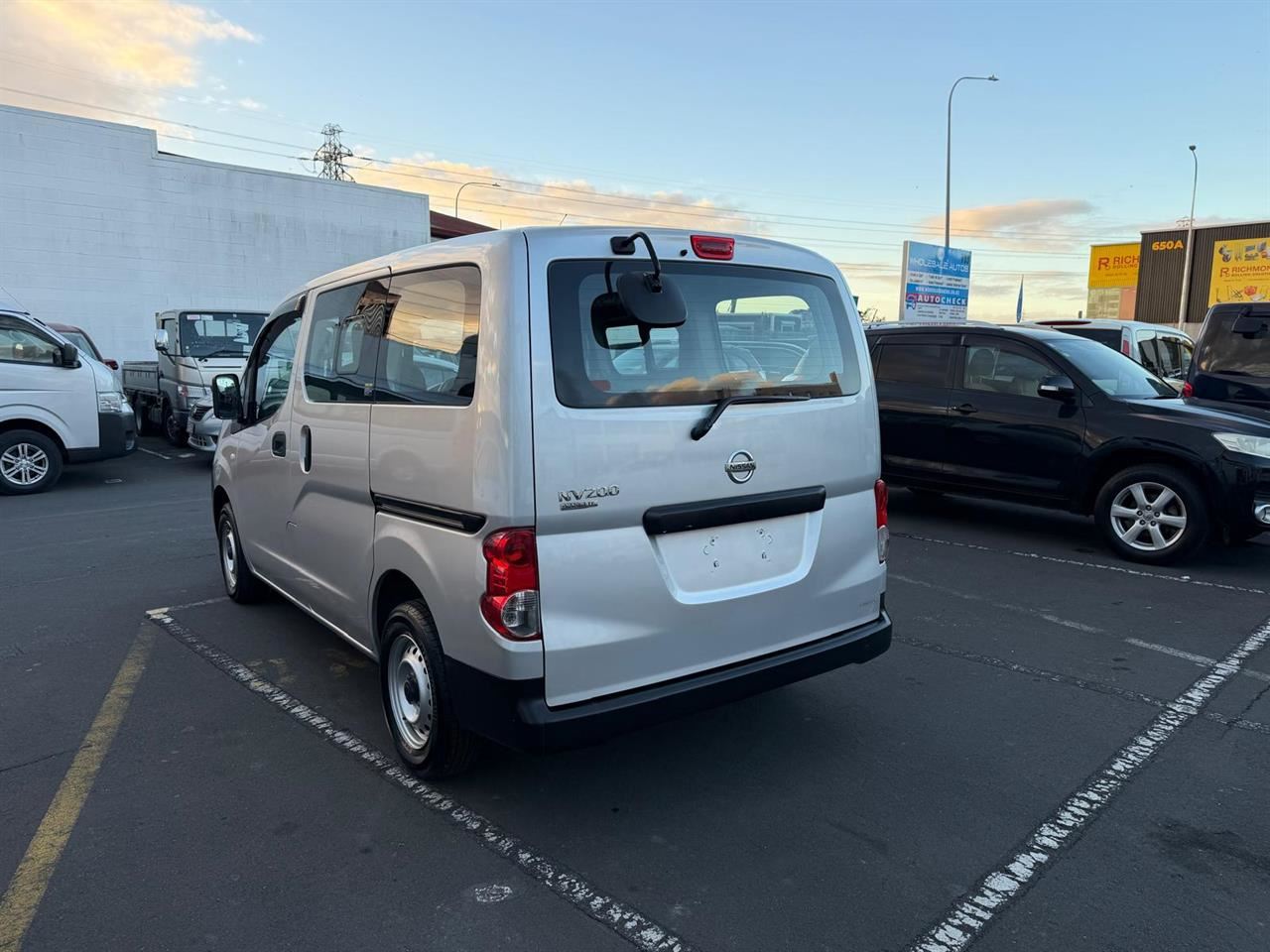 Vehicle image 5
