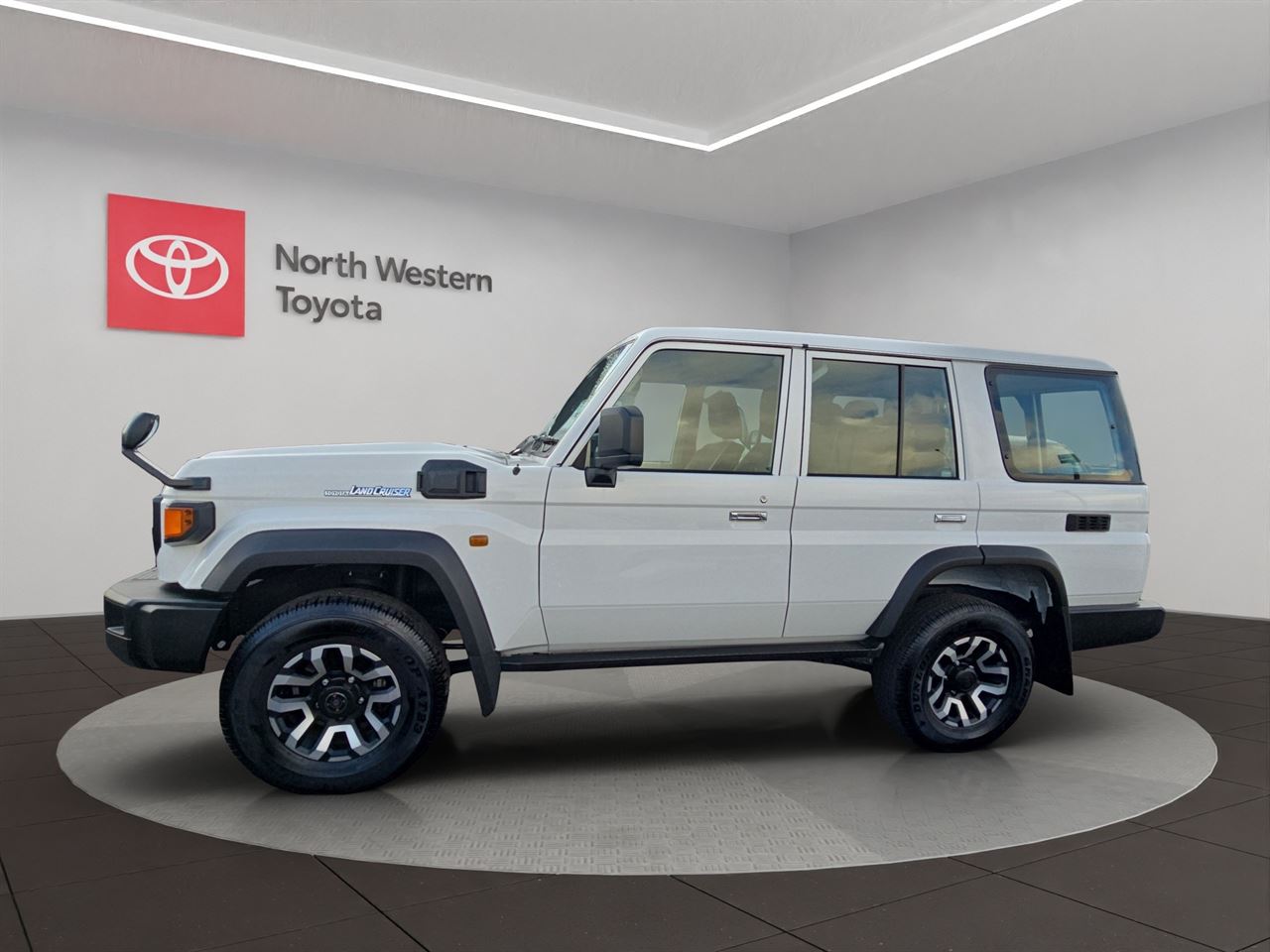 Vehicle image 4