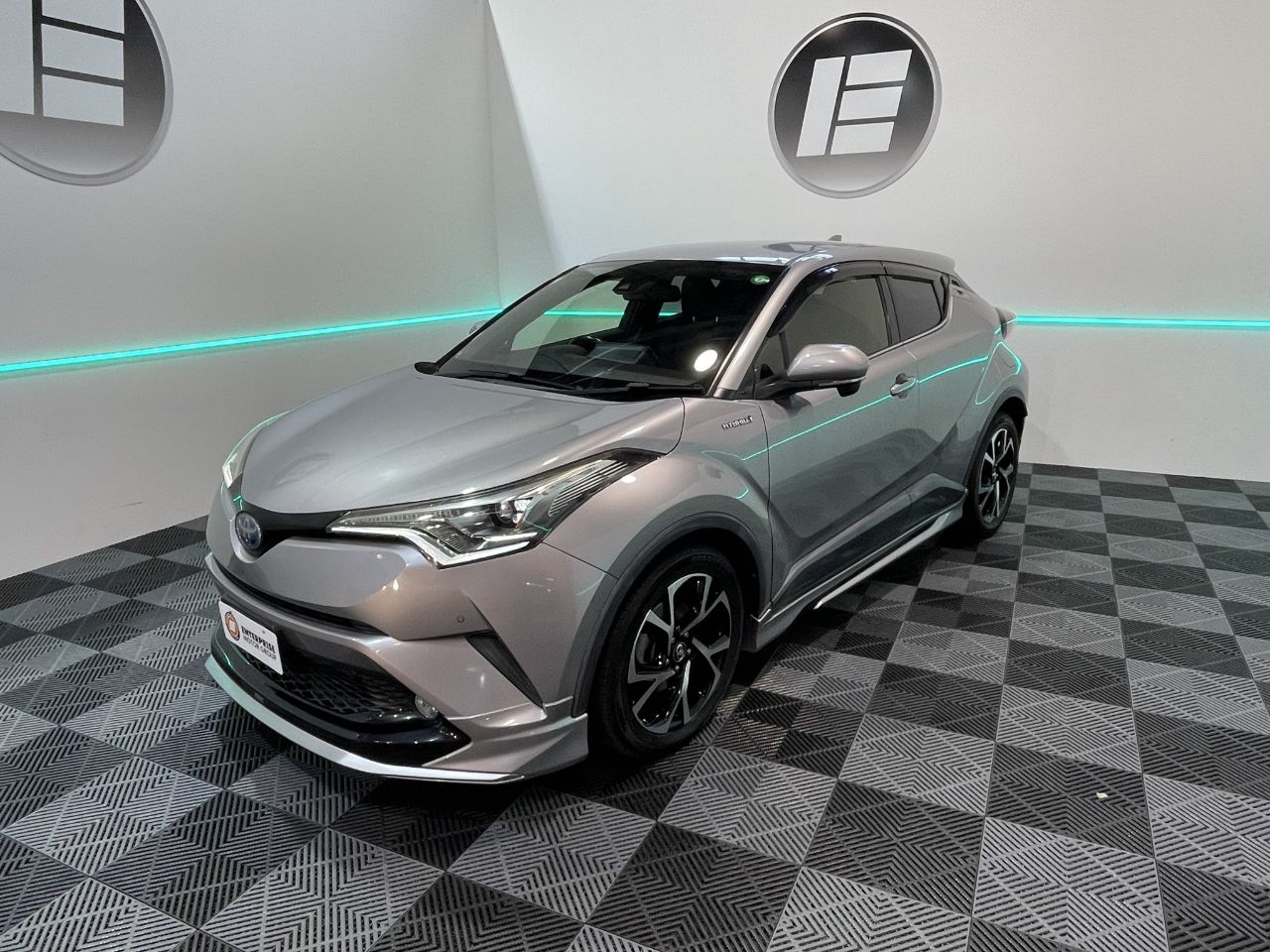 Vehicle image 3