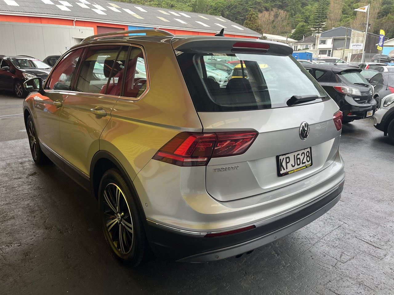 Vehicle image 4