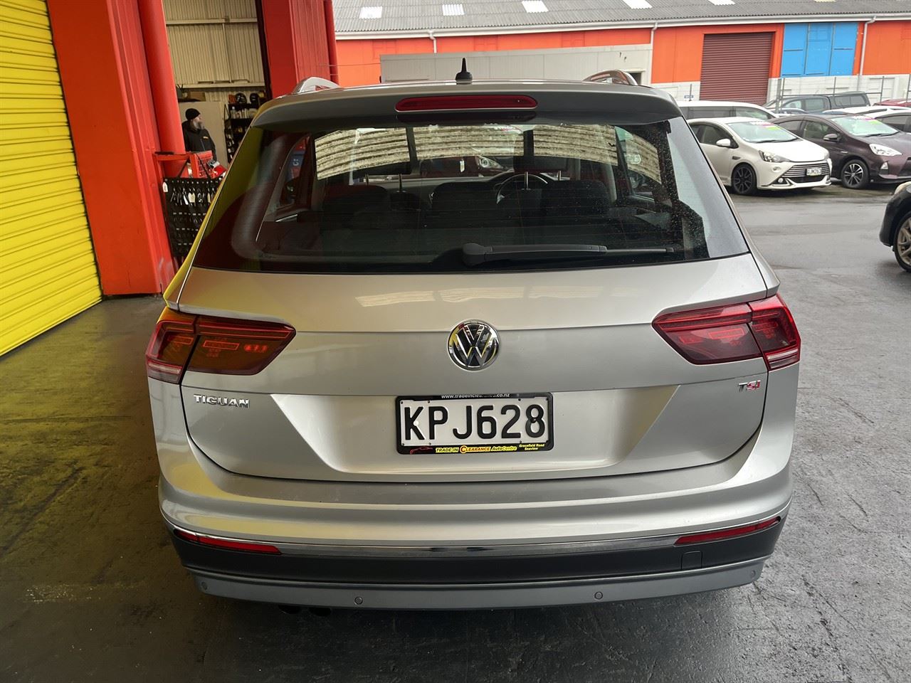 Vehicle image 5