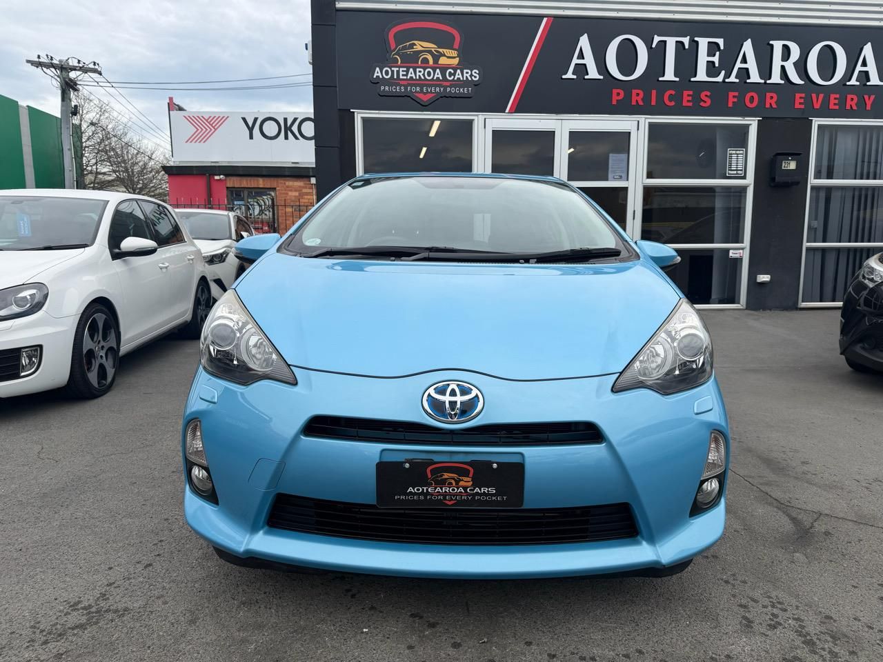 Vehicle image 3