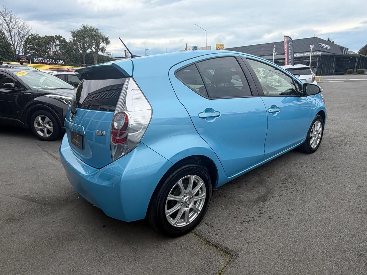 Vehicle image 5