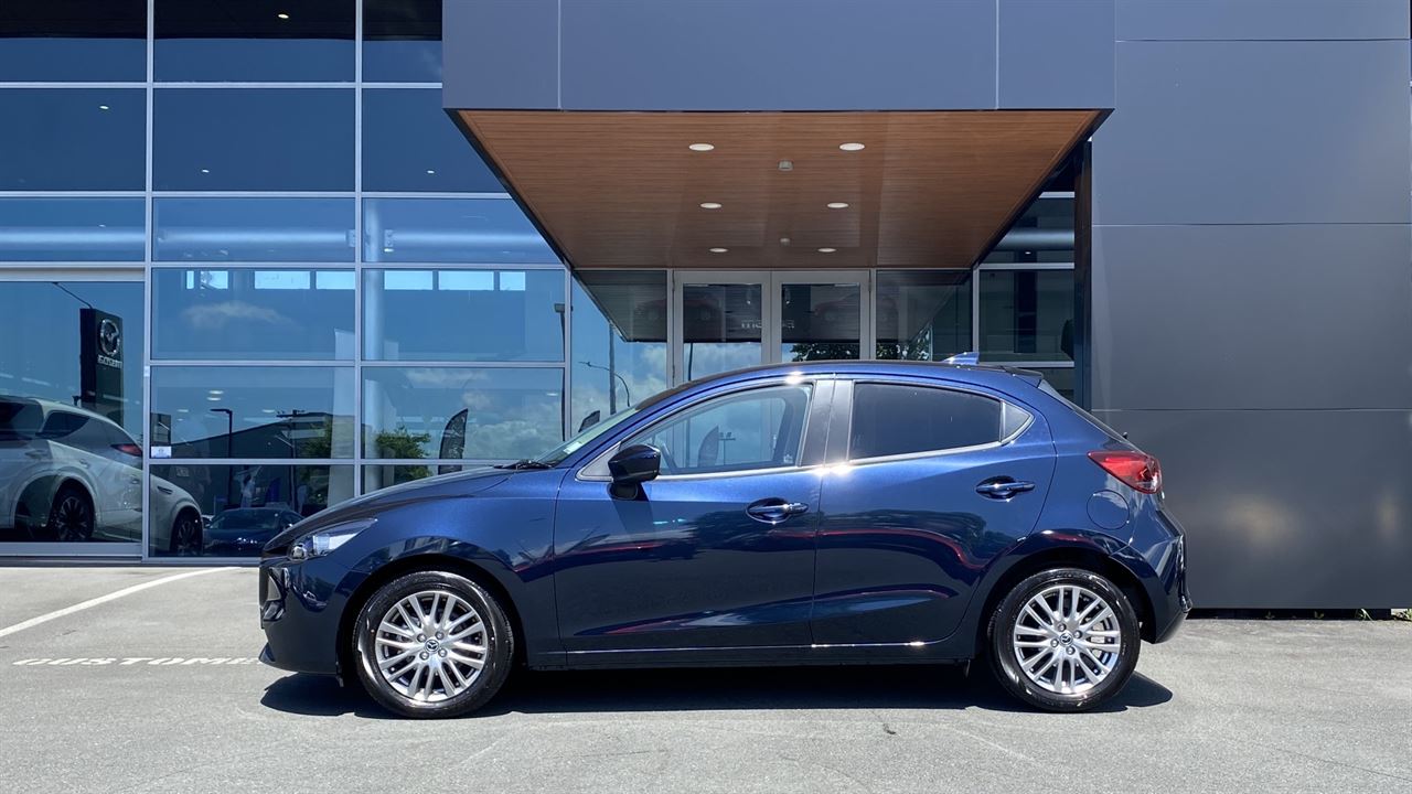 Vehicle image 5