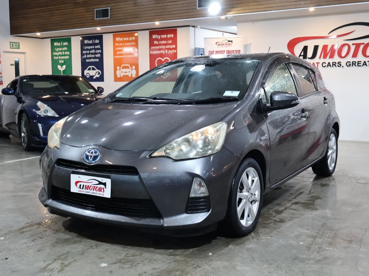 Vehicle image 3
