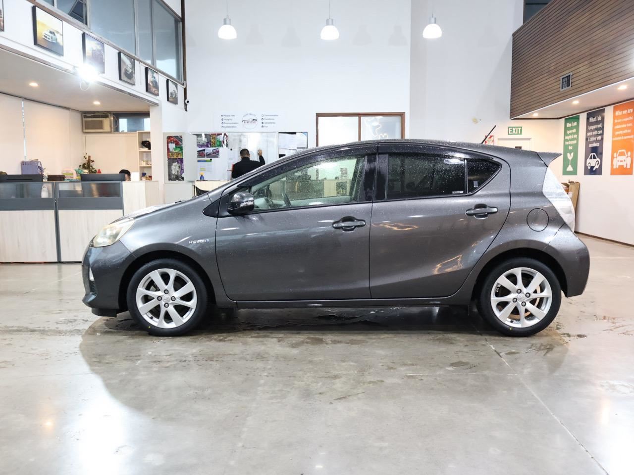 Vehicle image 5