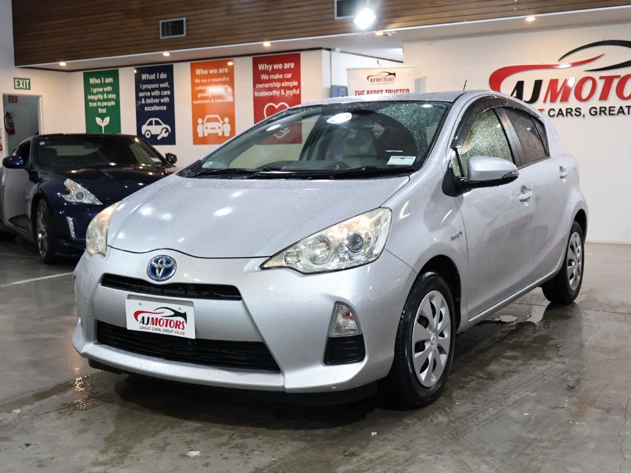 Vehicle image 3
