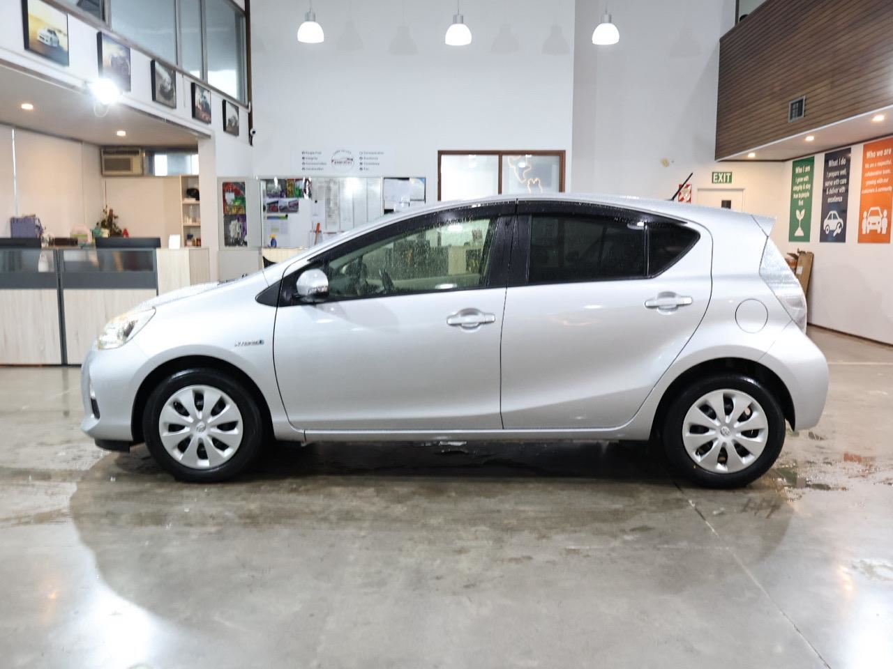 Vehicle image 5