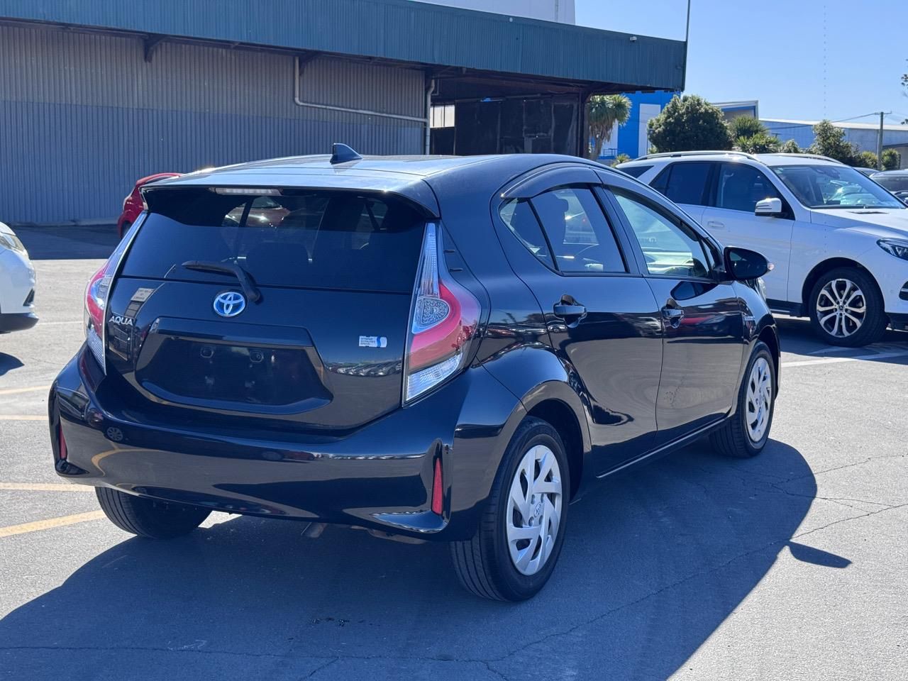 Vehicle image 5