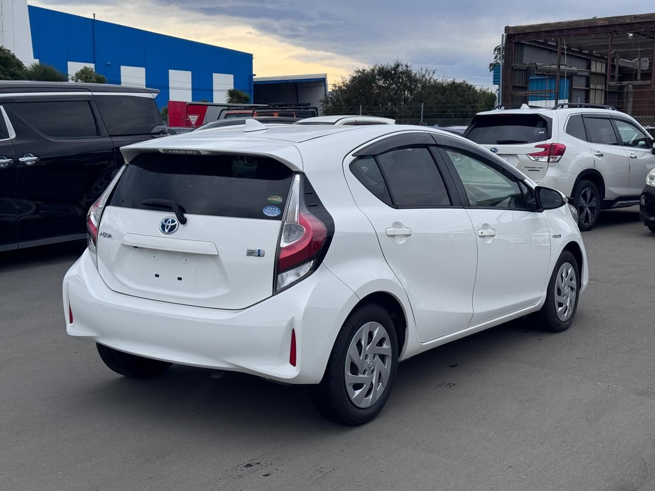 Vehicle image 5