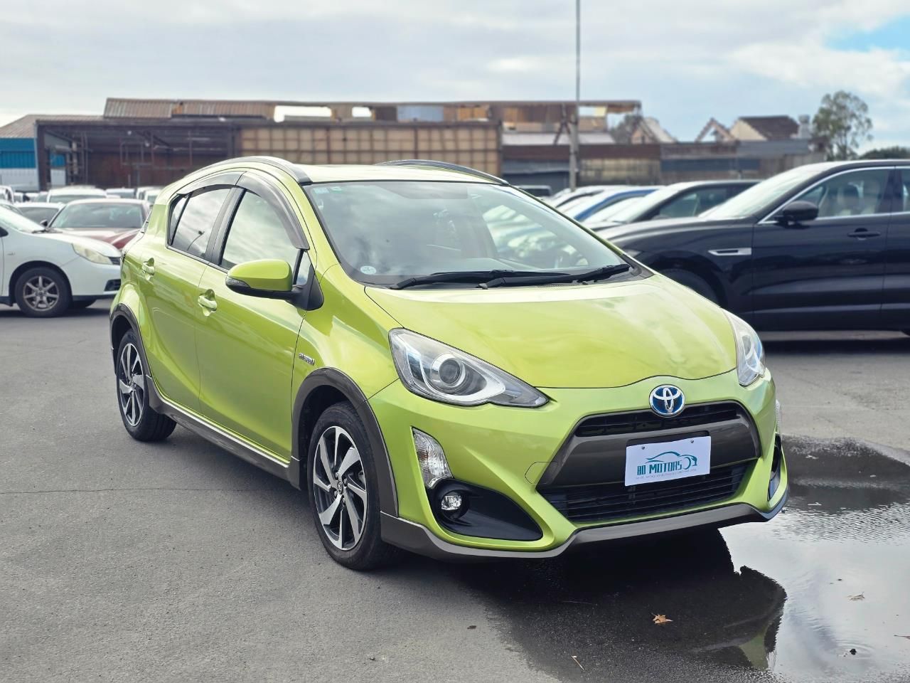 Vehicle image 3