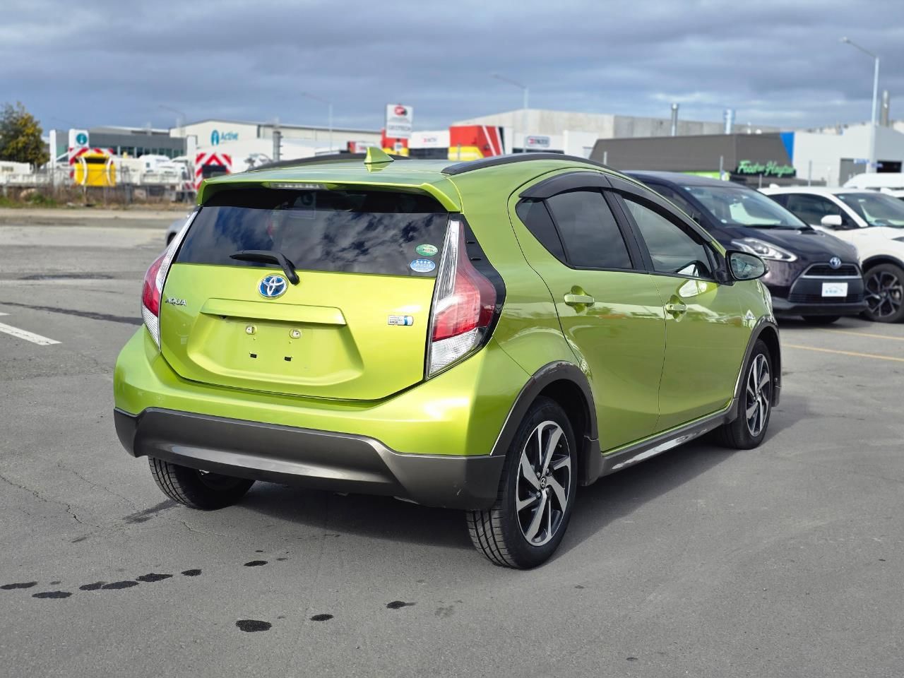 Vehicle image 5