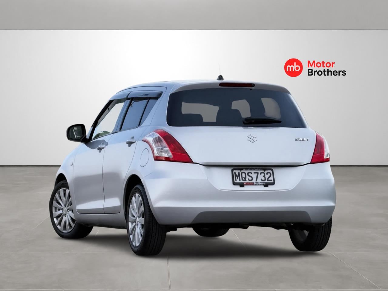 Vehicle image 4