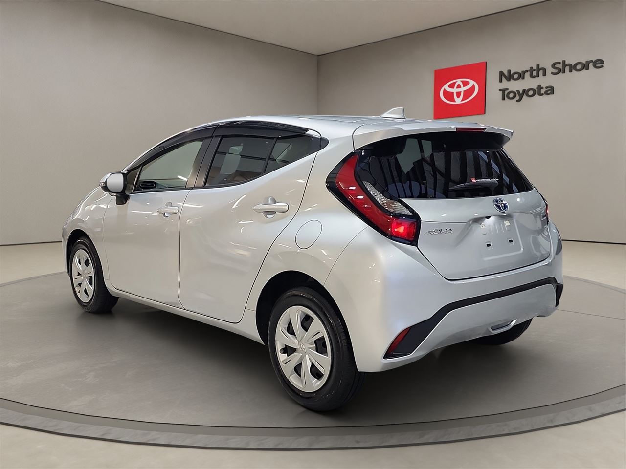 Vehicle image 5
